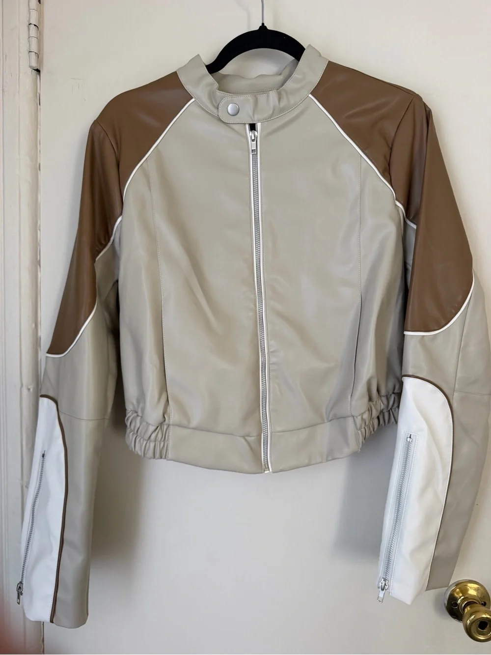 N/A stylish cream